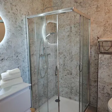 Bed & Breakfast La Canopee Saint-Siffret